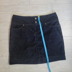 Athleta Size 4, Retro Ridge Corduroy Mini Skirt, Black‎